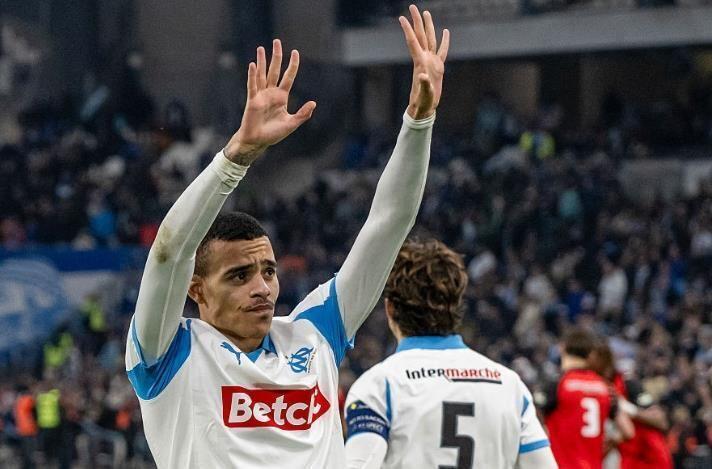  万千数据重构：从归零到巅峰的自我重塑逻辑 体育新闻