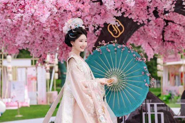 文化焦虑下的品牌突围:花西子如何通过重构花朝节实现长效增长 企业服务