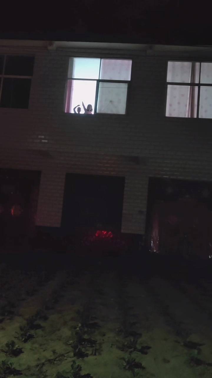  父母即将离家务工 10岁女儿拿出压岁钱，手写信：真的好舍不得你们 新闻 父母即将离家务工 10岁女儿拿出压岁钱，手写信：真的好舍不得你们 新闻