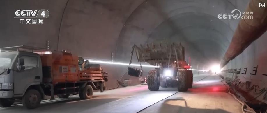  新春新气象：各地重大工程建设 “加速跑” 助力“十五五”开好局起好步_0227222445 新闻