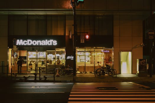 大年初二理发引风波，舅舅车祸离世后舅妈怒告外甥；民间禁忌“正月剃头死舅舅”竟成法庭争端。