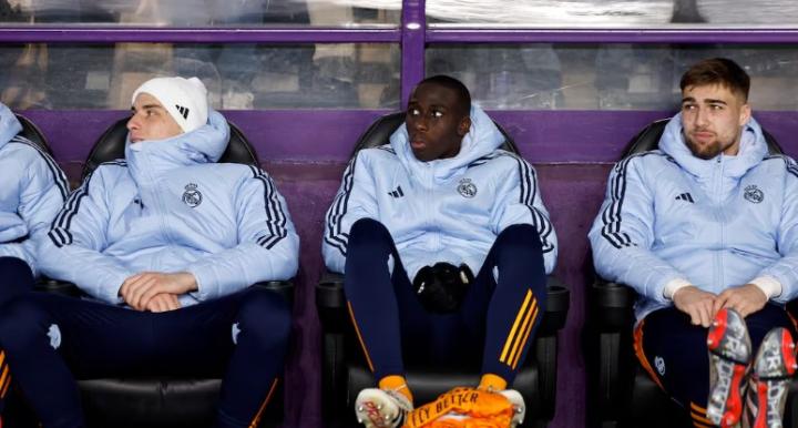  皇马后防面临抉择，门迪状态回暖成关键；今夏转会前景渐明朗 体育新闻 皇马后防面临抉择，门迪状态回暖成关键；今夏转会前景渐明朗 体育新闻 皇马后防面临抉择，门迪状态回暖成关键；今夏转会前景渐明朗 体育新闻