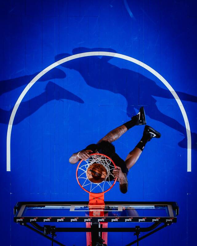  高效得分与节奏掌控：尼克斯决胜时刻的心理博弈机制分析 体育新闻