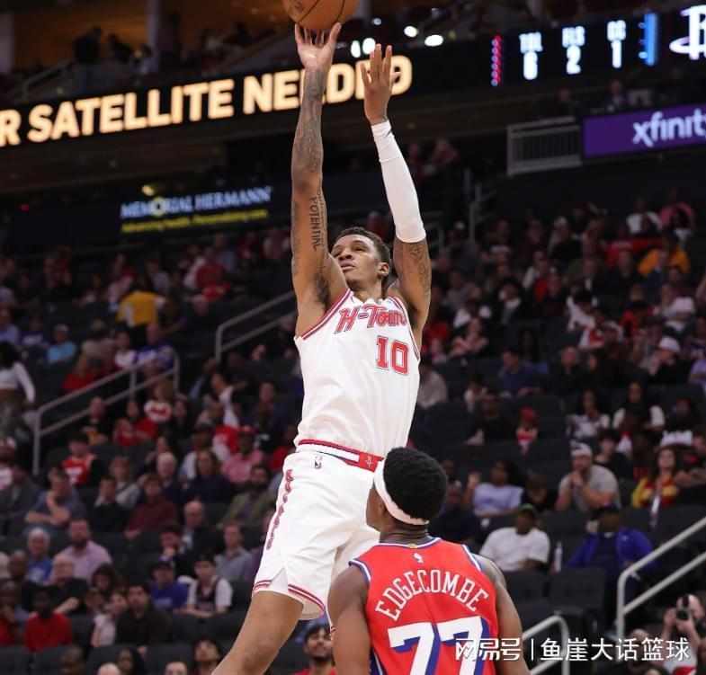  【技术复盘】火箭险胜背后的战术迷局：领先优势为何沦为心理负担？ 体育新闻