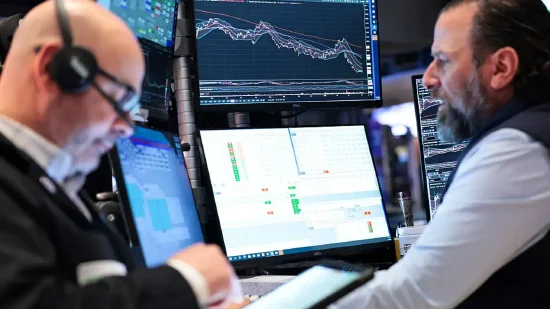  【深度复盘】华尔街韧性密码：美股逆势上扬背后的三重博弈 股票财经