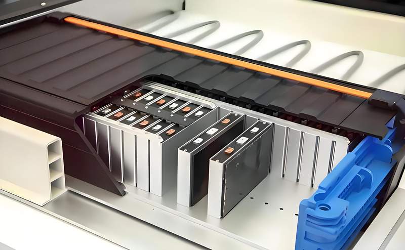 固态电池技术拆解：全固态凭什么吊打液态锂电池？